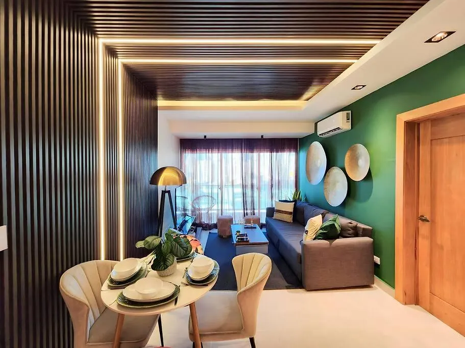 Contactos de Stunning Infinity Pool Apartment